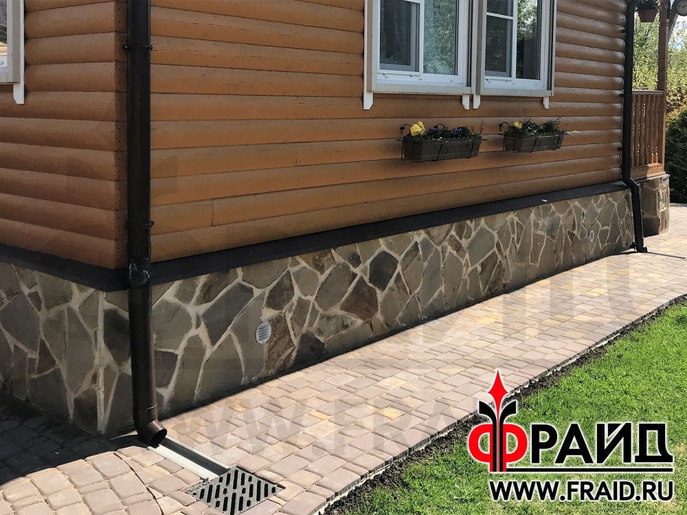 Бетонный цоколь - отделка термопанелями Фрайд Премиум с натуральным ...