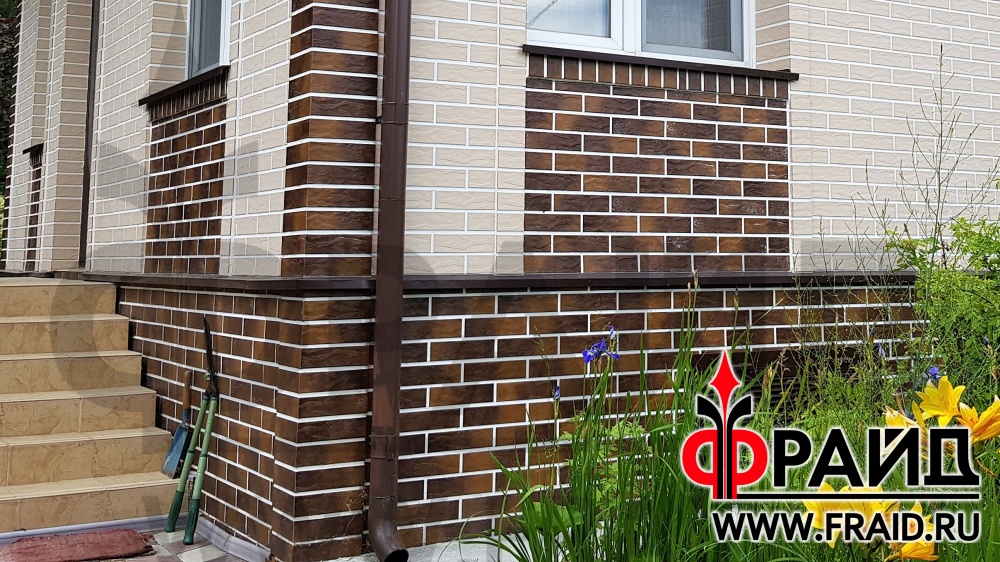 Утепление цоколя дачного дома термопанелями Фрайд с клинкером Cerrad Rustico Colorado