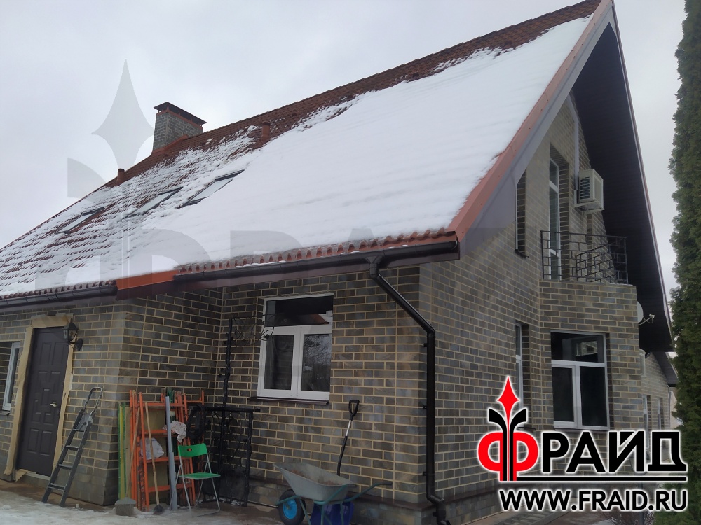Реконструкция дома (первый этаж пеноблок, второй этаж брус) термопанелями Фрайд Премиум и Фрайд Эконом Стандарт с керамогранитом Kerama Marazzi Сланец Темный.