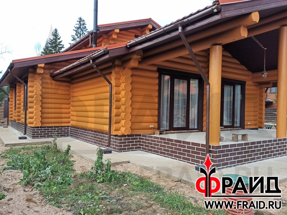 Отделка бетонного цоколя термопанелями Фрайд Премиум с клинкерной ...