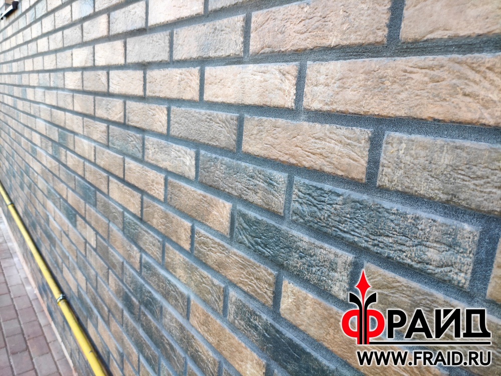 Дом - каркас. Термопанели Фрайд Эконом Стандарт с клинкерной плиткой Cerrad Loft Brick Cardamon, на углах Loft Brick Salt.
