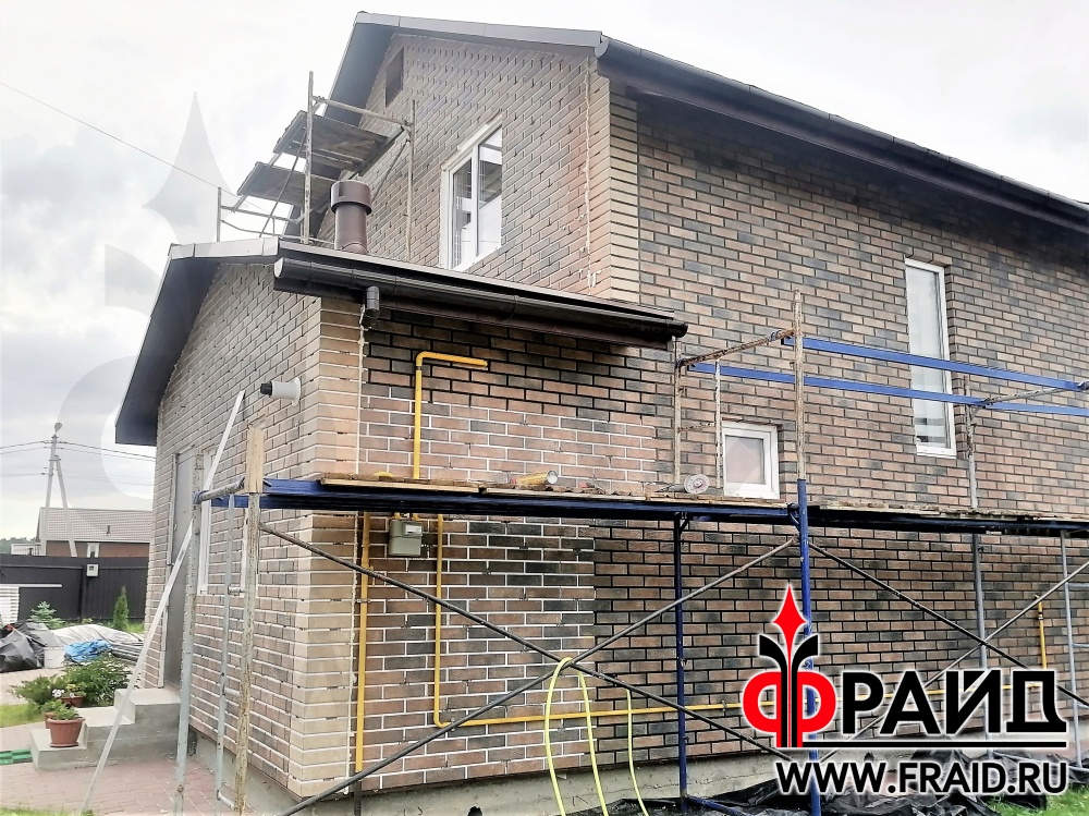 Дом - каркас. Термопанели Фрайд Эконом Стандарт с клинкерной плиткой Cerrad Loft Brick Cardamon, на углах Loft Brick Salt.