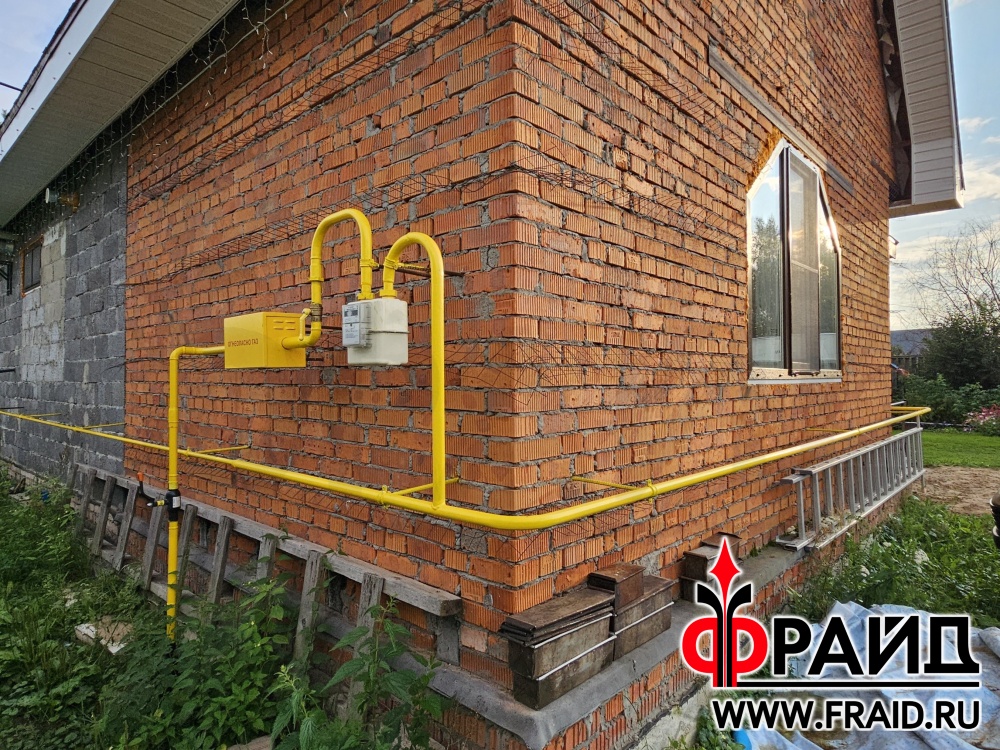 Отделка кирпично-блочного дома термопанелями Фрайд Плюс с клинкерной плиткой Exclusive Hard Stone и Exclusive Metal Dark.