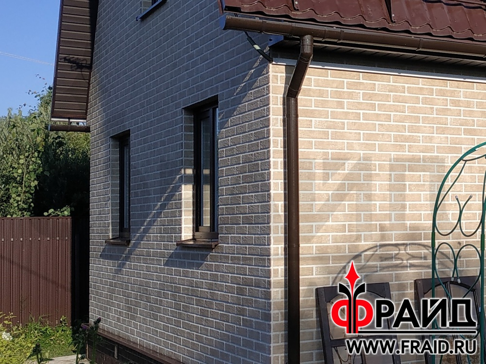 Термопанели Фрайд Премиум с клинкером Cerrad Loft Brick salt на каркасном, дачном доме.