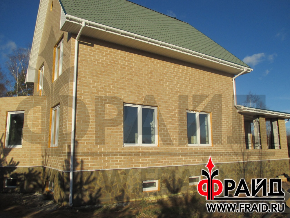 Облицовка дома термопанелями Фрайд с керамогранитом Estima AN01.