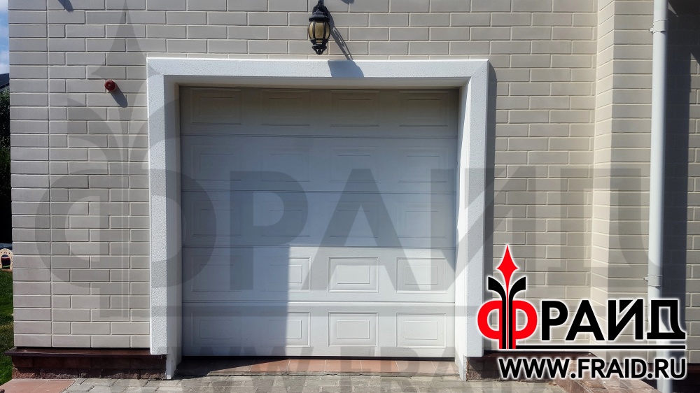 Реконструкция каркасного дома, ранее утепленного по технологии мокрый фасад, с помощью термопанелей Фрайд с керамогранитом Estima RW01 и фасадного декора Фрайд Декор