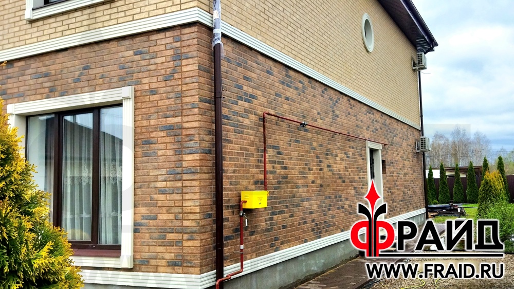 Фрайд Плюс с клинкерной плиткой Cerrad Loft Brick Cardamon, Loft Brick Salt, Фрайд Декор. Утепление и облицовка дома из газосиликата.