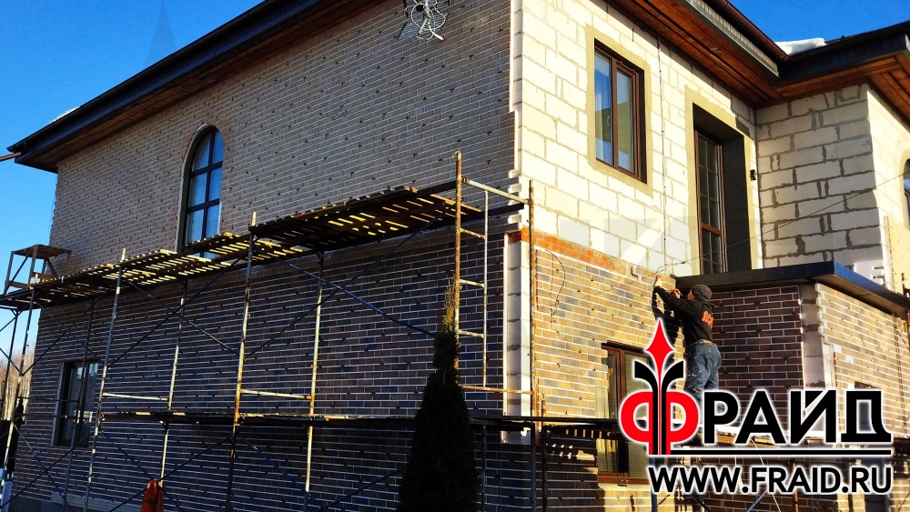 Фрайд Плюс с клинкерной плиткой Cerrad Loft Brick Cardamon, Loft Brick Salt, Фрайд Декор. Утепление и облицовка дома из газосиликата.