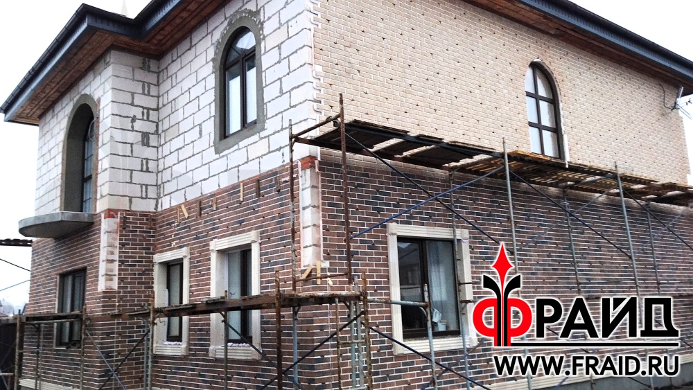 Фрайд Плюс с клинкерной плиткой Cerrad Loft Brick Cardamon, Loft Brick Salt, Фрайд Декор. Утепление и облицовка дома из газосиликата.